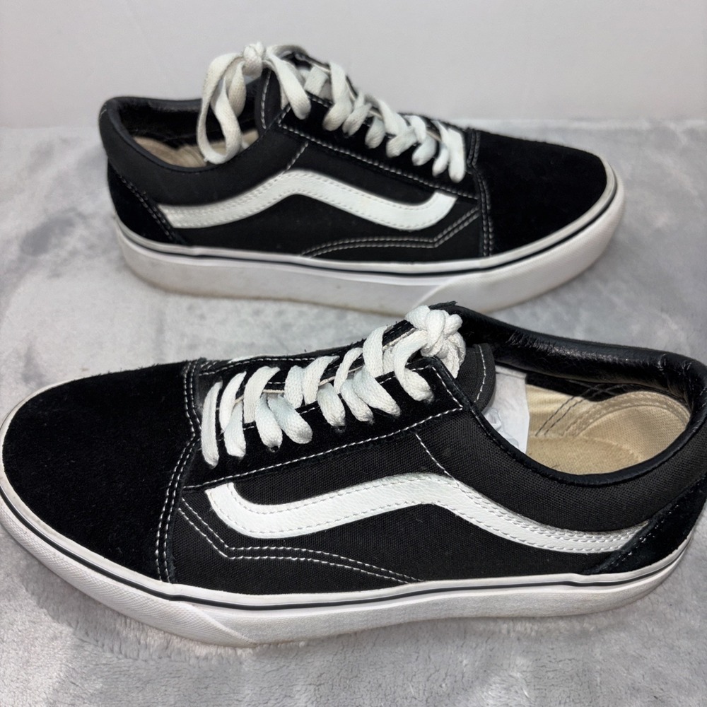 Vans Old Skool Unisex Black and White Skate Sneakers Size Men's 7 Women's 8.5 - Picture 4 of 10